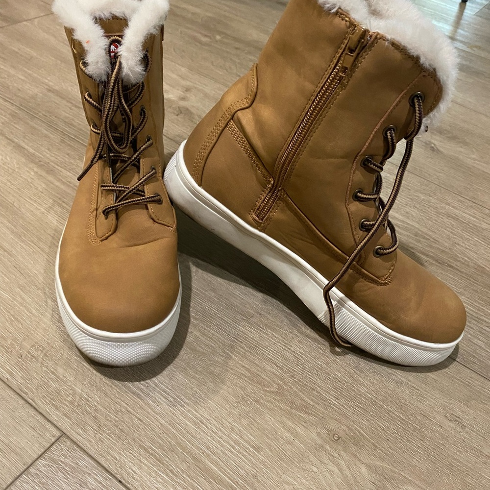 Eco red high top boots with fur